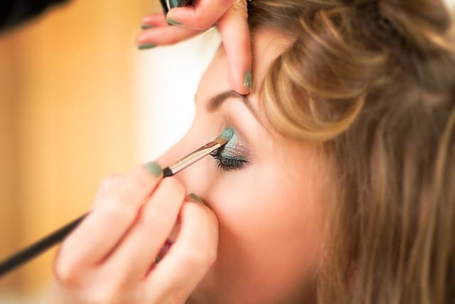 Makeup Trends: What Styles and Techniques Are Most Popular Among Professional Makeup Artists in New Zealand?
