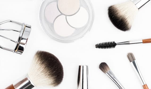 Has Professional Makeup for Men in New Zealand Developed and What Services are Provided?