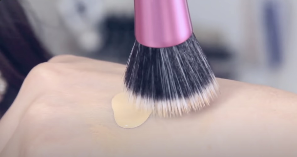 Stippling makeup brush